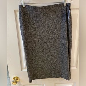 Elastic pencil skirt